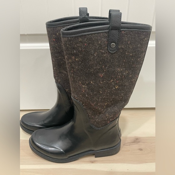 UGG Womens 9 Stefana Tall Rain Boot Black/Brown Tweed Waterproof Rubber *Flaw - Picture 1 of 16